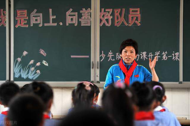 职场、情场都失意的音乐人穆随心（袁文康 饰）驱车前往云南，偶遇单亲妈妈彭彭（王西 饰），二人感情逐渐升温，发现了彼此身上的亮光，也触摸到了内心最深处的秘密伤口，彭彭内心深处无法走出的有关孙雨桐（邓超 饰）的心结也因此慢慢解开